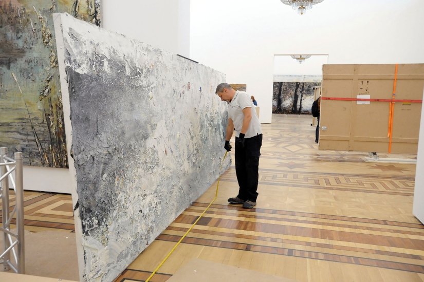 Pinturas de plomo, hierba y dolor: cómo se monta la exposición de Anselm Kiefer en el Museo Estatal del Hermitage Pinturas de plomo, hierba y dolor: cómo se monta la exposición de Anselm Kiefer en el Museo Estatal del Hermitage