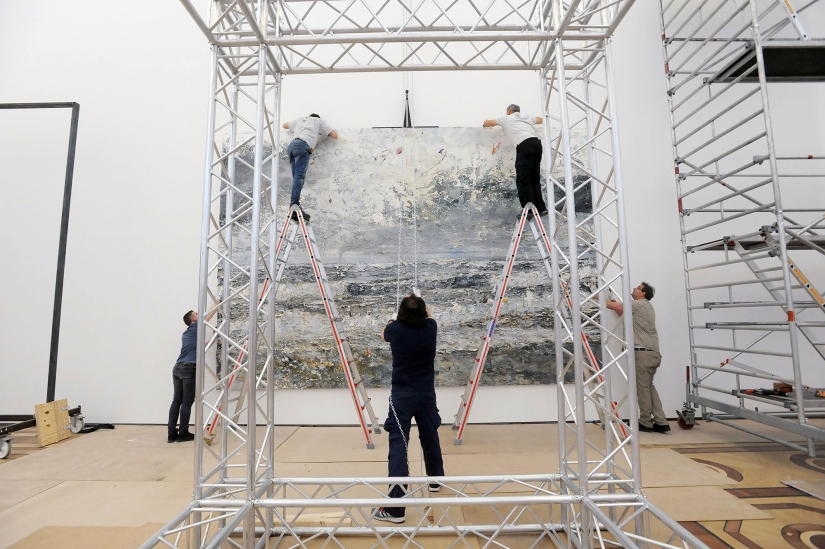 Pinturas de plomo, hierba y dolor: cómo se monta la exposición de Anselm Kiefer en el Museo Estatal del Hermitage Pinturas de plomo, hierba y dolor: cómo se monta la exposición de Anselm Kiefer en el Museo Estatal del Hermitage