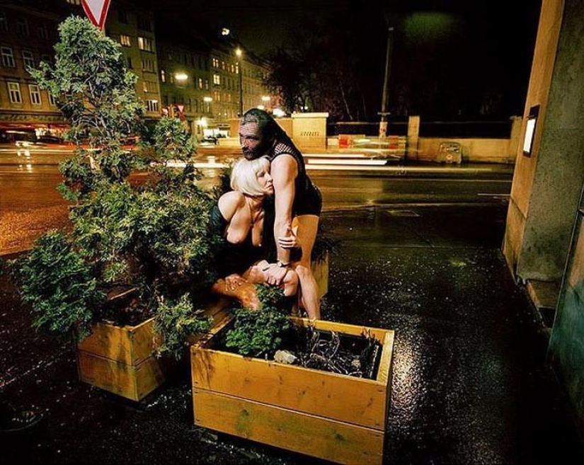 Pleasure Garden: the life of the regulars of swinger clubs Pleasure Garden: the life of the regulars of swinger clubs