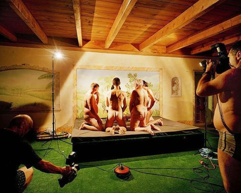 Pleasure Garden: the life of the regulars of swinger clubs Pleasure Garden: the life of the regulars of swinger clubs