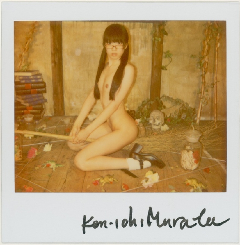 Polaroids eróticas de 66 fotógrafos del proyecto Raw Beauties