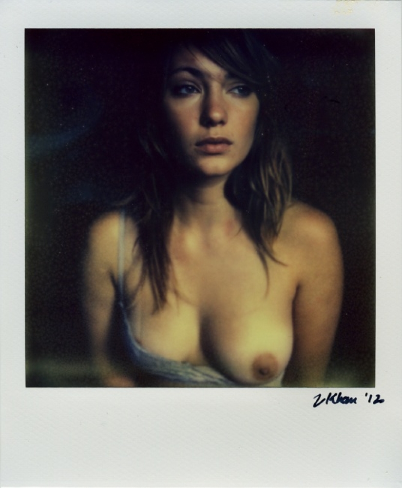 Polaroids eróticas de 66 fotógrafos del proyecto Raw Beauties