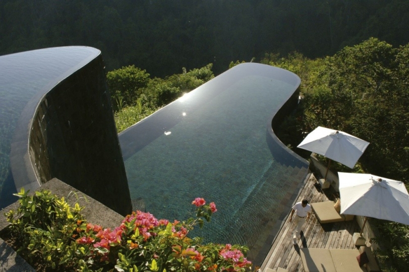 Pool to infinity Pool to infinity