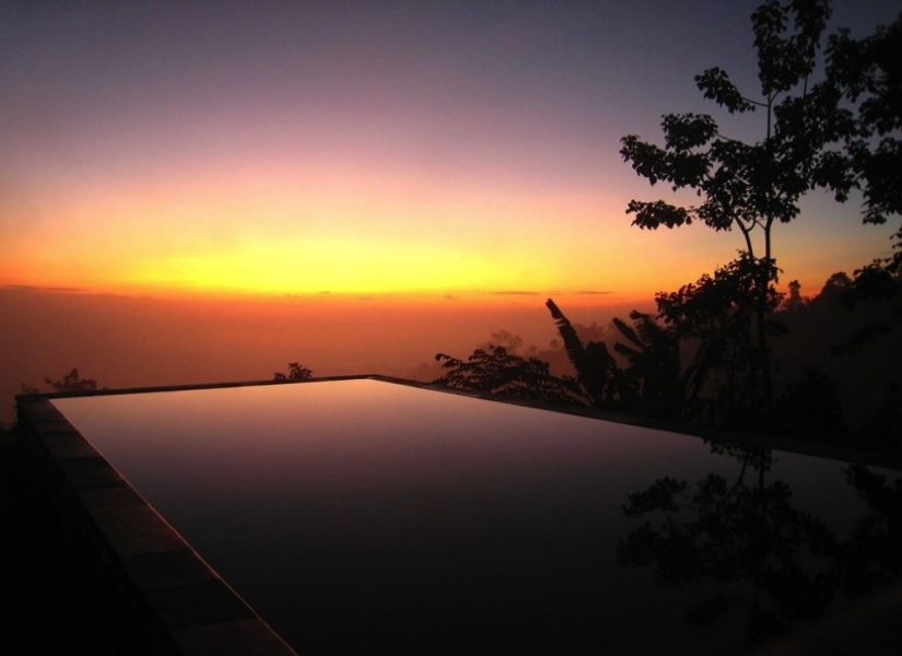 Pool to infinity Pool to infinity