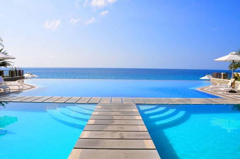 Pool to infinity Pool to infinity