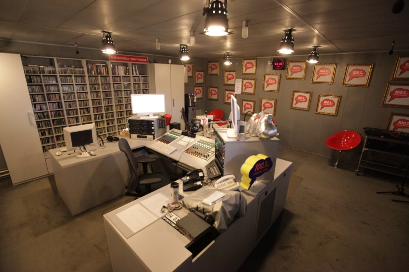 Popov no se avergüenza: cómo funciona la estación de radio Silver Rain Popov no se avergüenza: cómo funciona la estación de radio Silver Rain