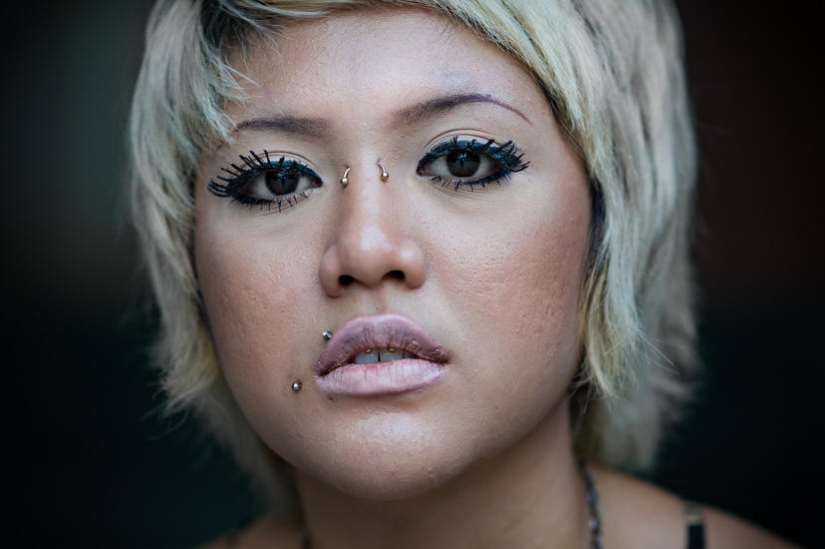 Portraits of strangers Portraits of strangers