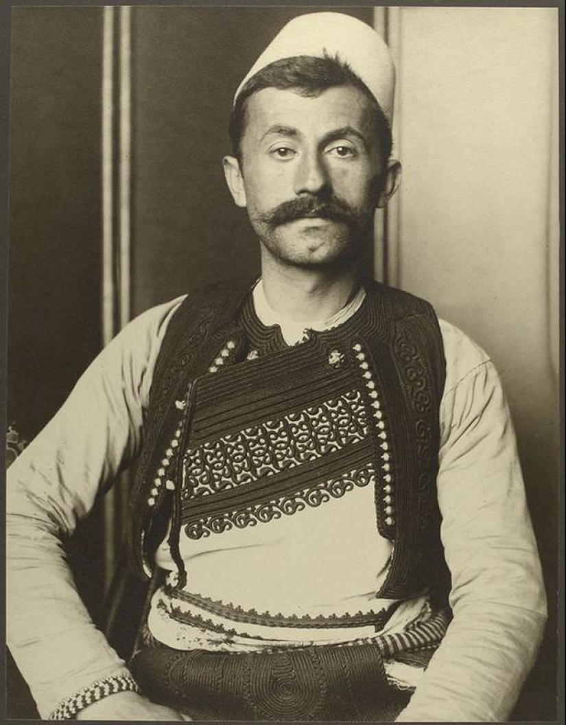 Portraits of those who came to the United States in the early twentieth century from around the world