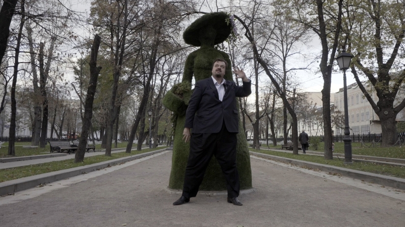 Pri-i-vetiki: who played the main role in the video "Man-g@vno" and what does Yuri Loza have to do with it