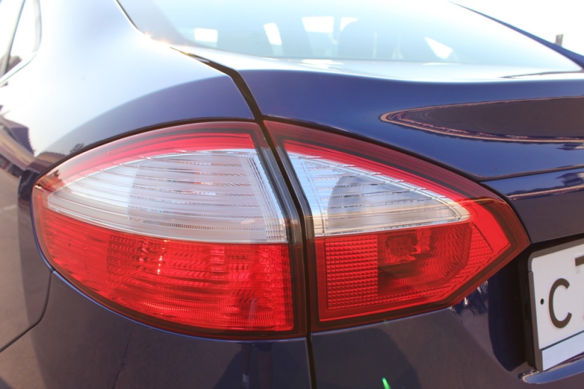 Probamos el &quot;gusto&quot; del sedán Ford Fiesta 2015