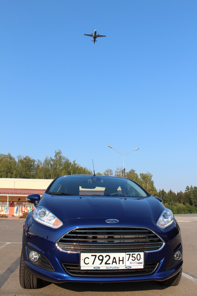 Probamos el &quot;gusto&quot; del sedán Ford Fiesta 2015