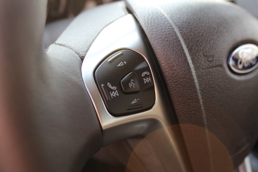 Probamos el &quot;gusto&quot; del sedán Ford Fiesta 2015