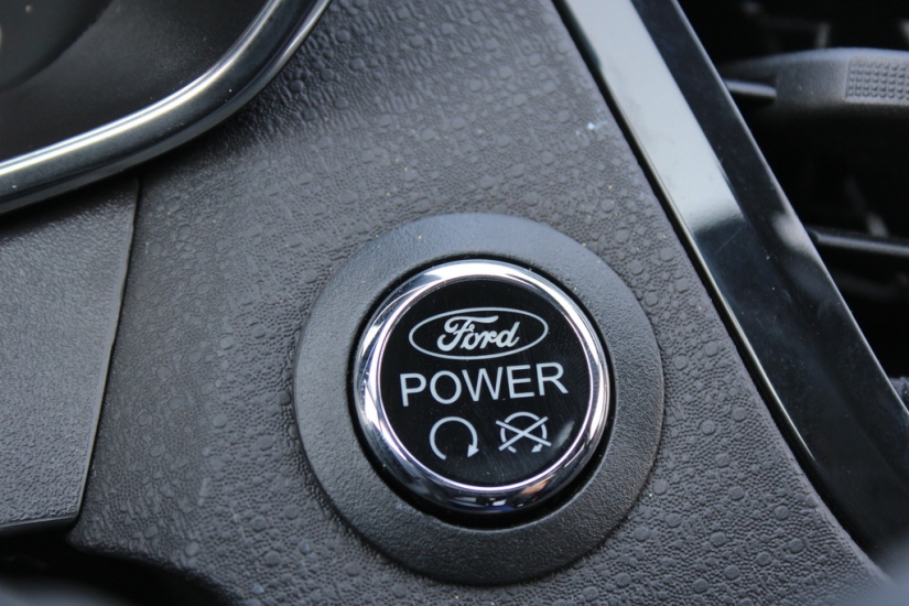 Probamos el &quot;gusto&quot; del sedán Ford Fiesta 2015