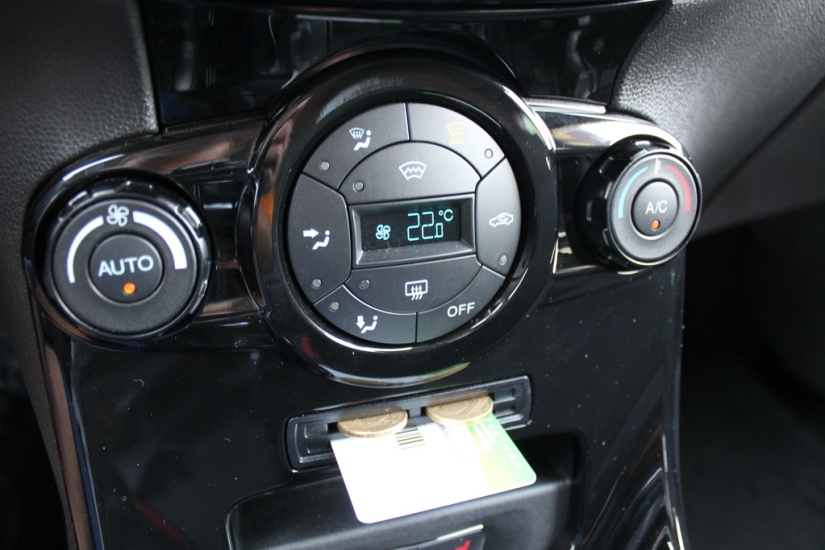 Probamos el &quot;gusto&quot; del sedán Ford Fiesta 2015