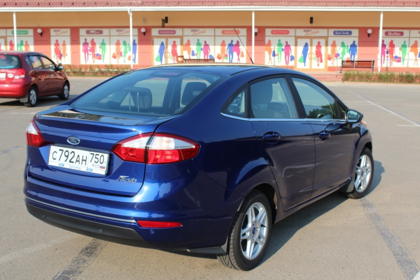 Probamos el &quot;gusto&quot; del sedán Ford Fiesta 2015