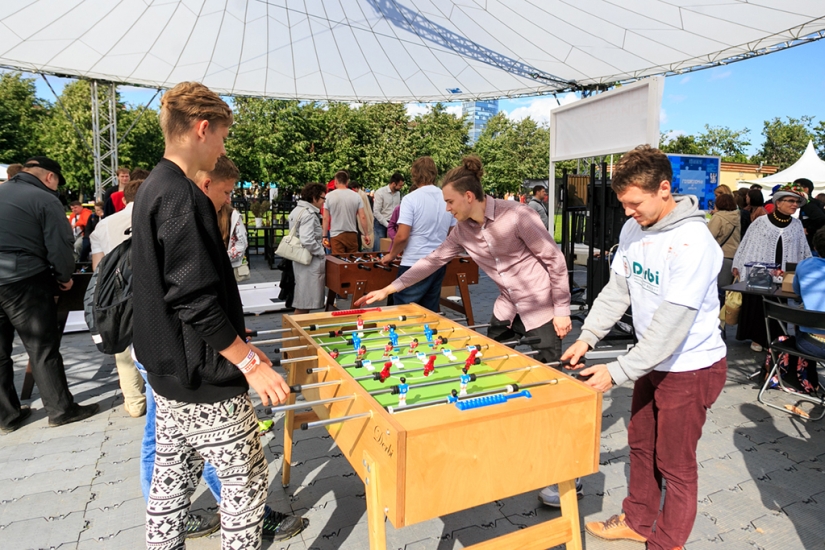 Promiscuous relationships at the Second VKontakte Festival