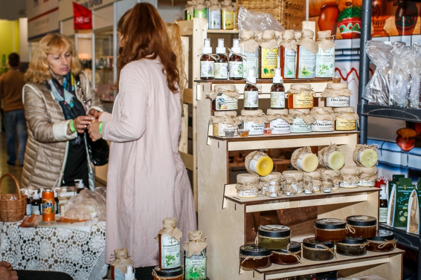 Qué hacer en una exposición de cosméticos profesionales si no trabajas en un salón de belleza