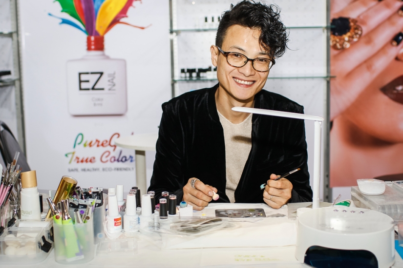 Qué hacer en una exposición de cosméticos profesionales si no trabajas en un salón de belleza