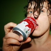 Qué inusual usar "Coca-Cola"