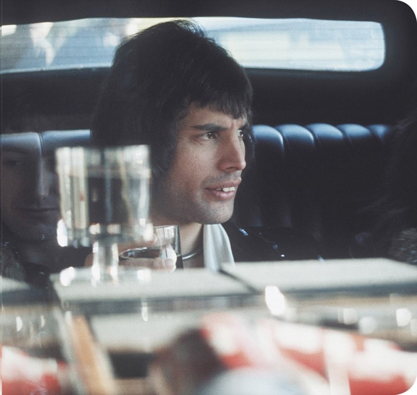 Queen guitarist Brian May posted unknown photos of Freddie Mercury and the band