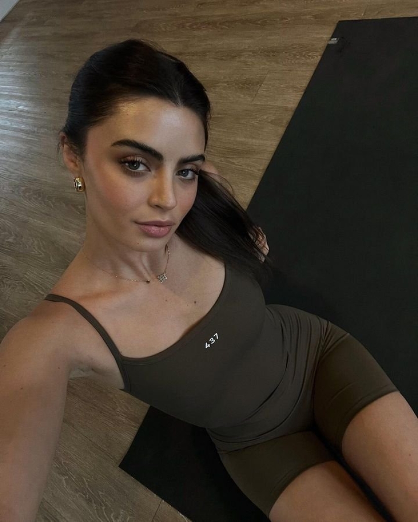 Rachael Kirkconnell: charming photos of the beautiful American TV star