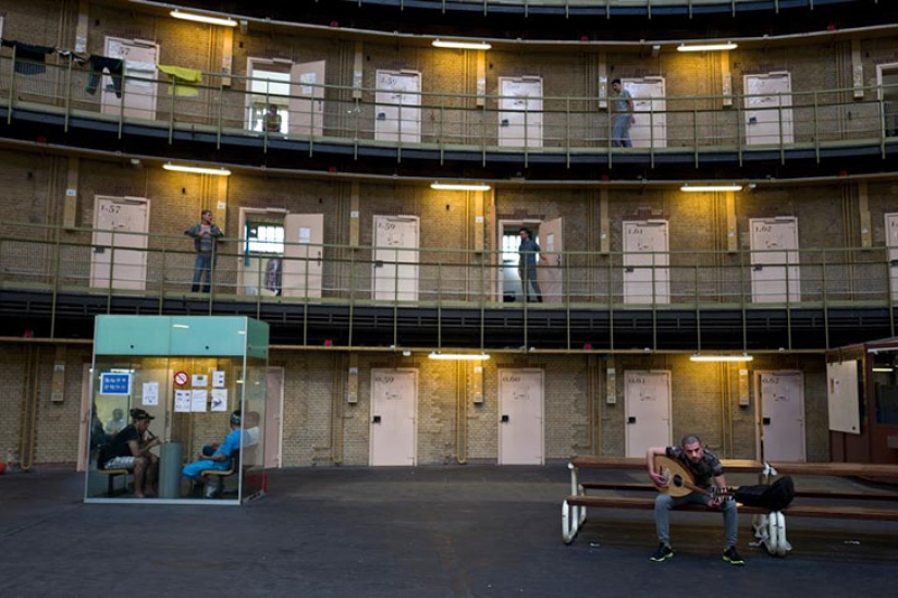 Refugees in the Netherlands are welcomed with open arms... and put in prison Refugees in the Netherlands are welcomed with open arms... and put in prison