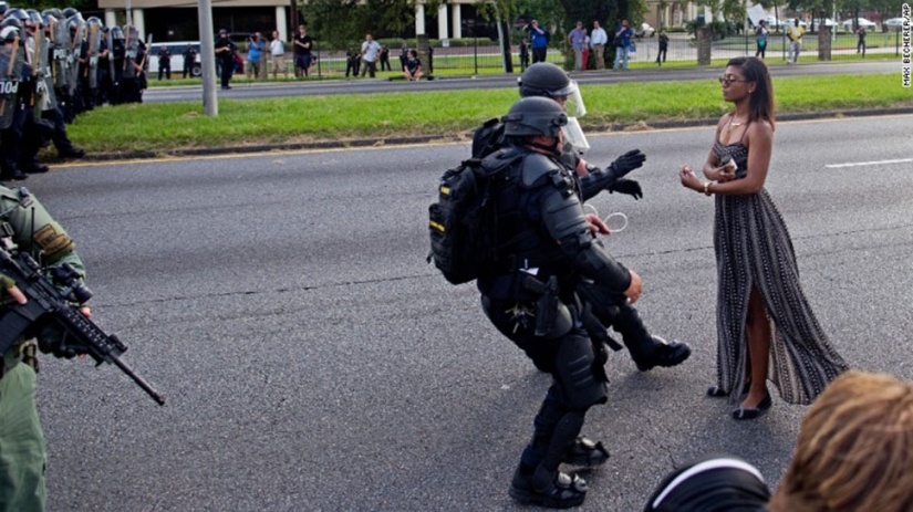 Resistencia Noviolenta: Una foto de Baton Rouge de la que todo Internet está hablando ahora