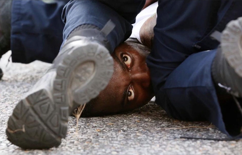 Resistencia Noviolenta: Una foto de Baton Rouge de la que todo Internet está hablando ahora