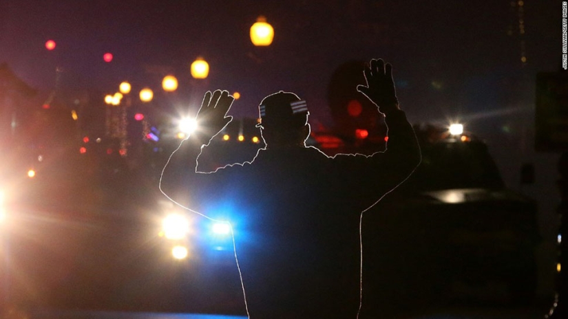Resistencia Noviolenta: Una foto de Baton Rouge de la que todo Internet está hablando ahora