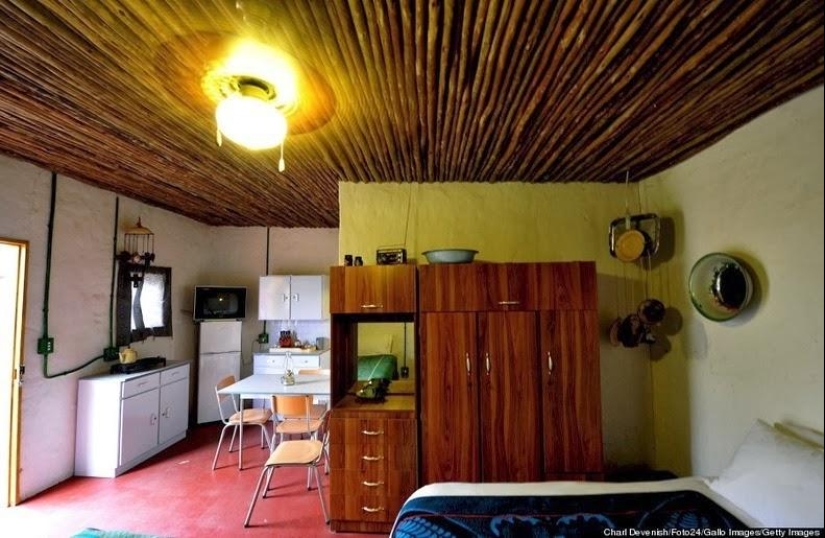 Resort Slums para los ricos que se ríen disimuladamente Resort Slums para los ricos que se ríen disimuladamente