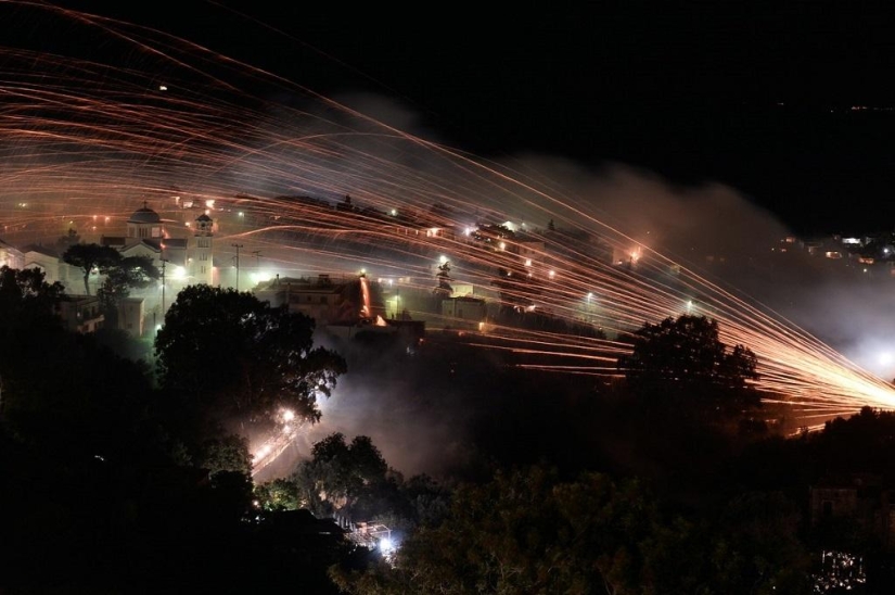 Rocket war at Easter celebration