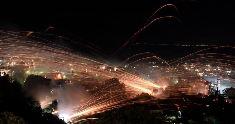 Rocket war at Easter celebration