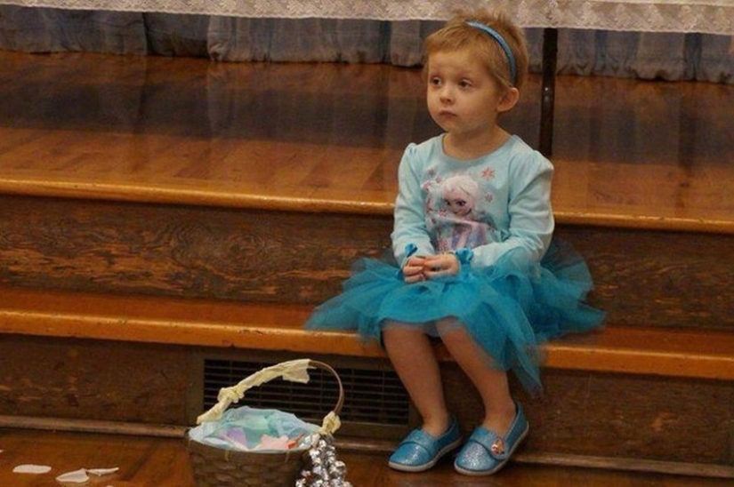 Sabiendo que este es el último cumpleaños de su hija, sus padres organizaron una gran celebración para ella Sabiendo que este es el último cumpleaños de su hija, sus padres organizaron una gran celebración para ella