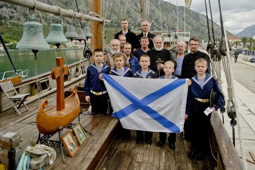 ¡Salvemos la nave juntos! ¡Salvemos la nave juntos!