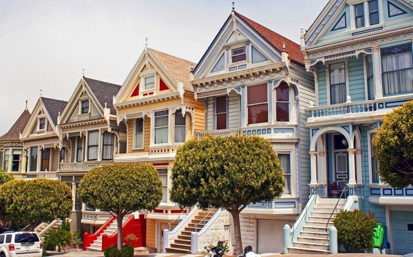 San Francisco&#39;s Flamboyant Landmark: Painted Ladies&#39; Victorian Homes