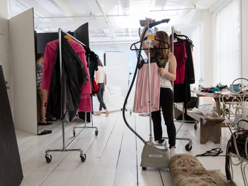 Secrets of filming sexy models: how the Victoria&#39;s Secret competitor works