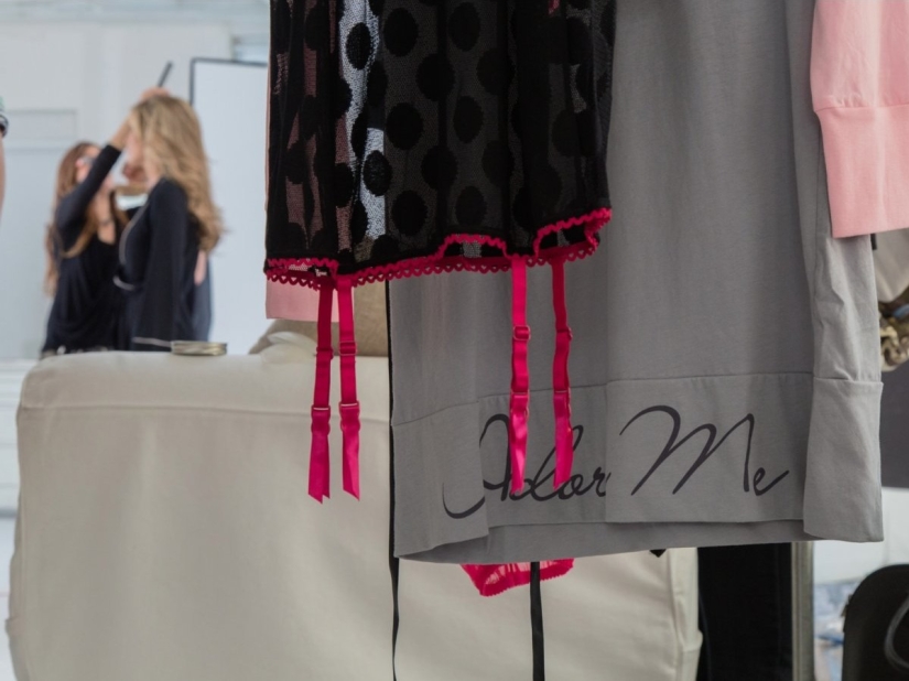 Secrets of filming sexy models: how the Victoria&#39;s Secret competitor works