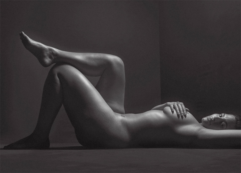 Sexualidad en el cuerpo: sincera sesión de fotos en blanco y negro de la modelo de tallas grandes Ashley Graham