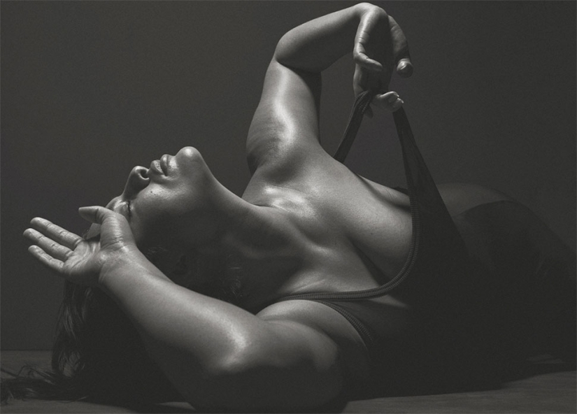 Sexualidad en el cuerpo: sincera sesión de fotos en blanco y negro de la modelo de tallas grandes Ashley Graham
