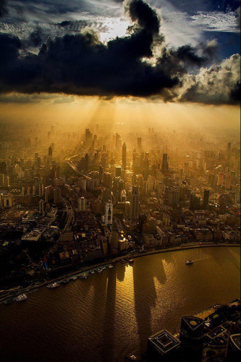 Shanghai through the eyes of a crane operator