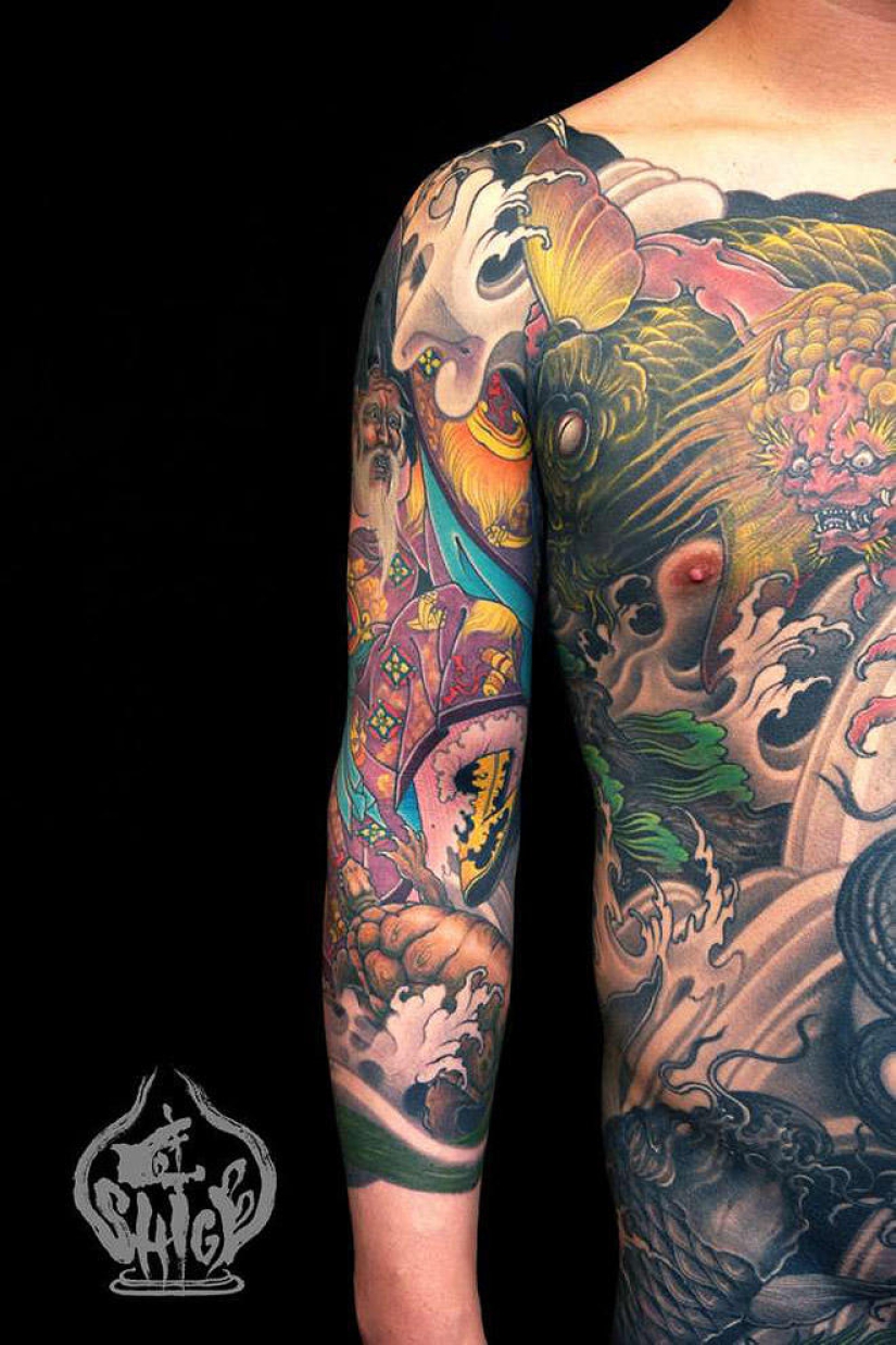Shige es un tatuador japonés de cuerpo completo.