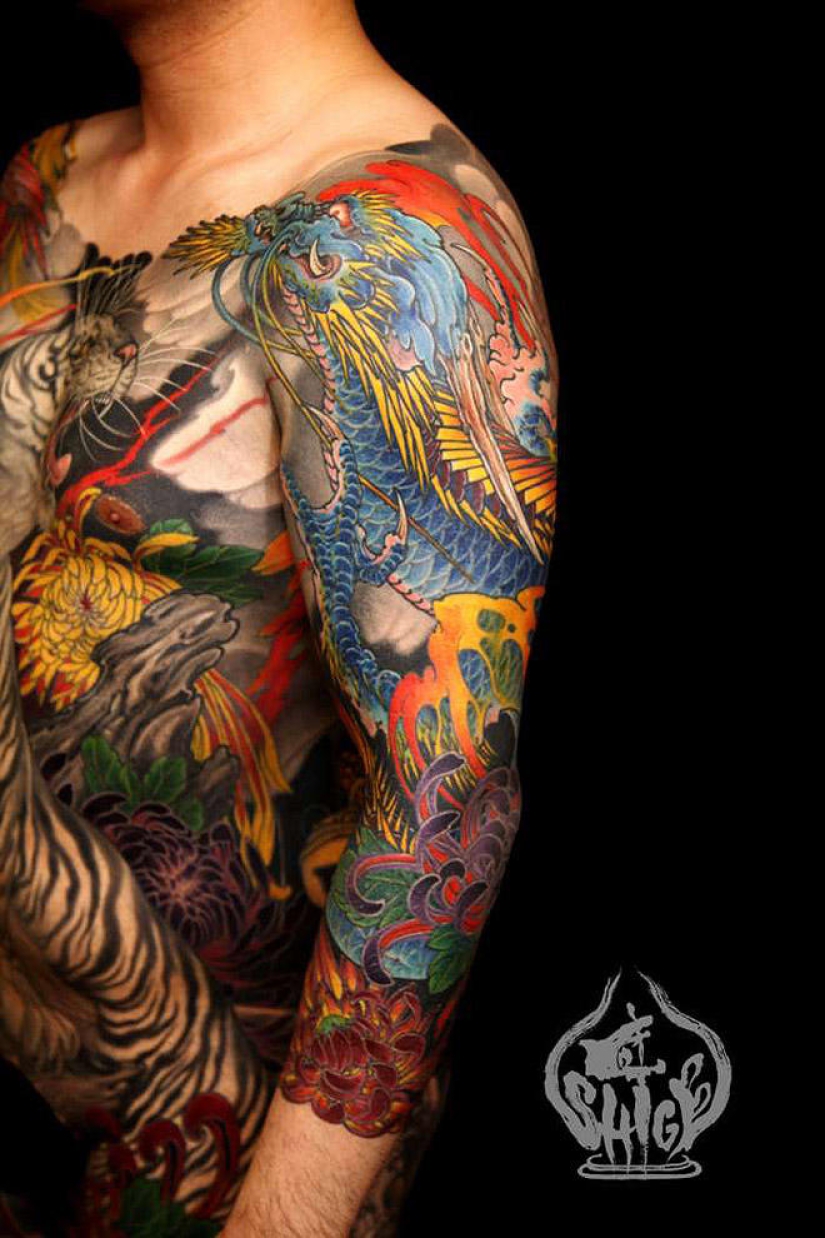 Shige es un tatuador japonés de cuerpo completo.
