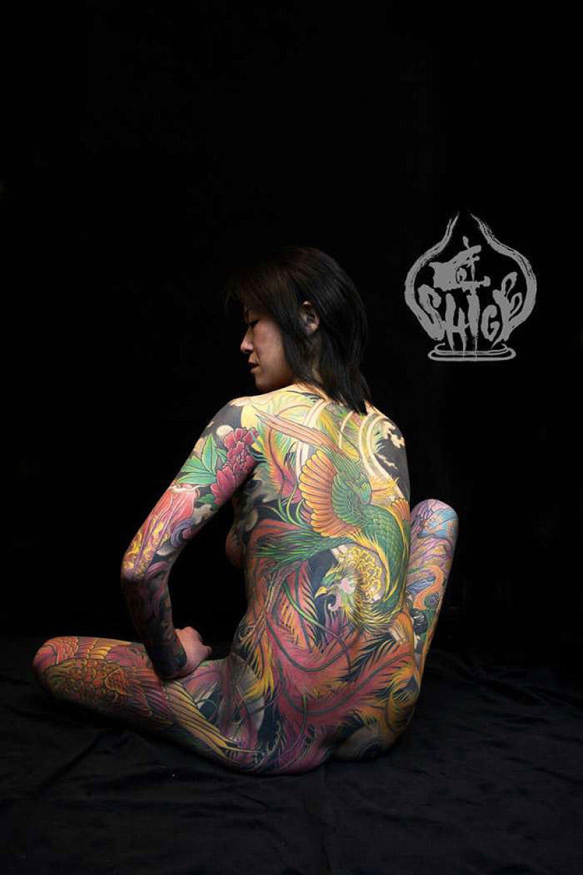 Shige es un tatuador japonés de cuerpo completo.