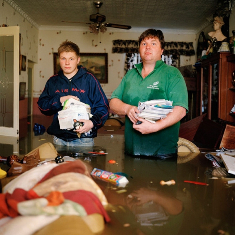 Shocking photos of people in flooded houses