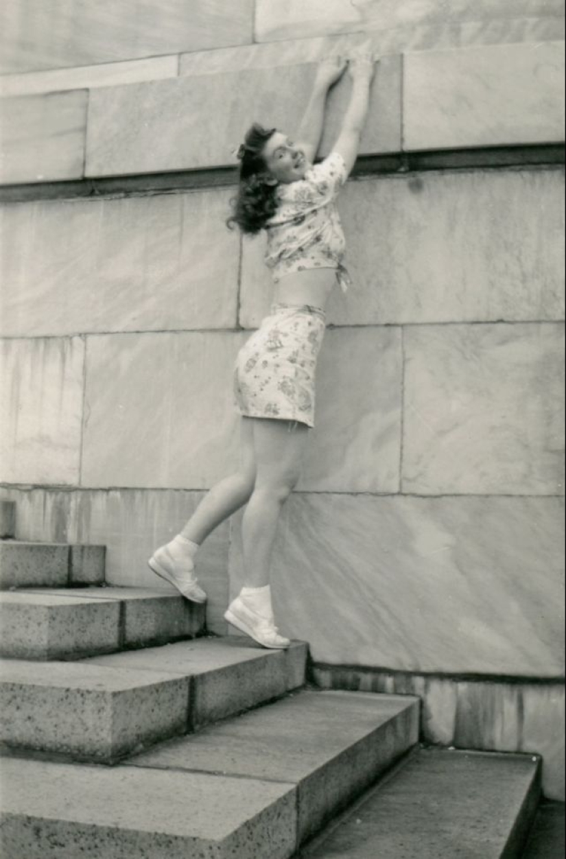 Shorts with a cropped top: the favorite summer outfit of young American women of the 40s
