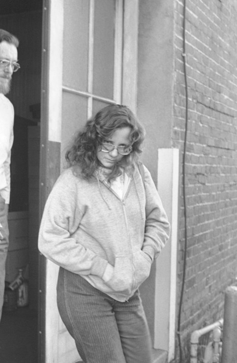 Siete años de infierno: los cónyuges sádicos secuestrado a la niña, violada y se escondió en una caja debajo de la cama