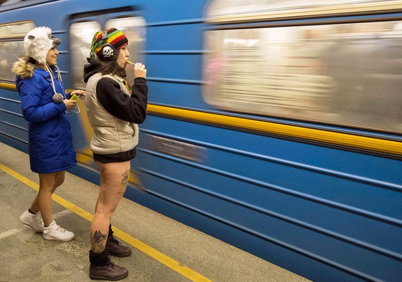 Sin pantalones y vergüenza: el flash mob más brillante de este invierno