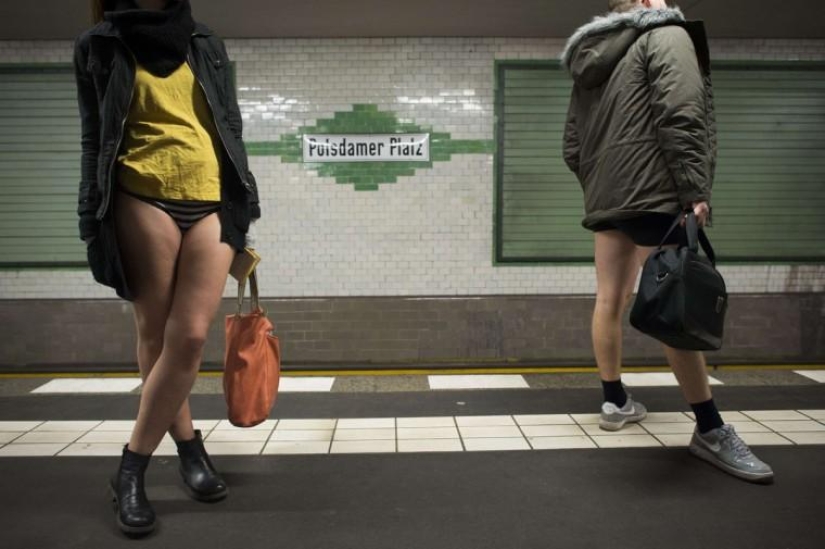 Sin pantalones y vergüenza: el flash mob más brillante de este invierno