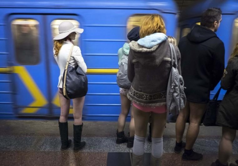 Sin pantalones y vergüenza: el flash mob más brillante de este invierno