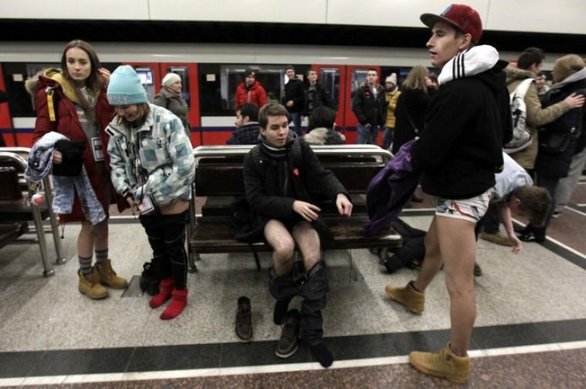 Sin pantalones y vergüenza: el flash mob más brillante de este invierno